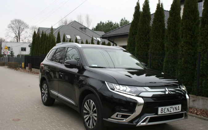 Mitsubishi Outlander cena 81500 przebieg: 50000, rok produkcji 2020 z Warszawa małe 631